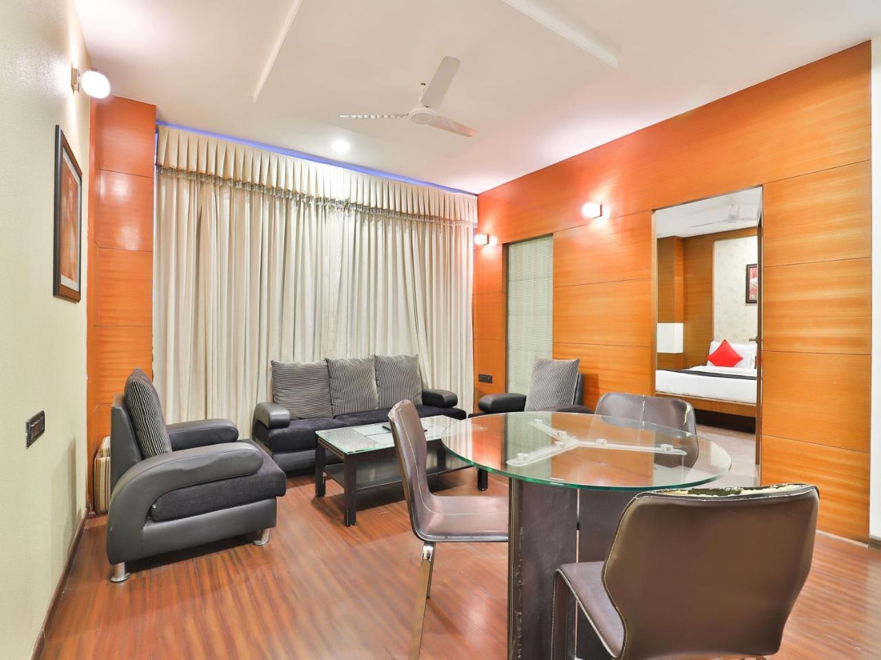 Capital O 15537 Dev Corporate Hotel Ahmedabad Luaran gambar